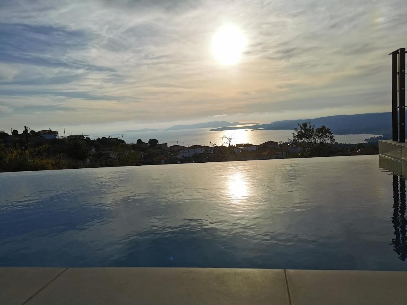 Sunset Luxury Villa Akritokhórion エクステリア 写真